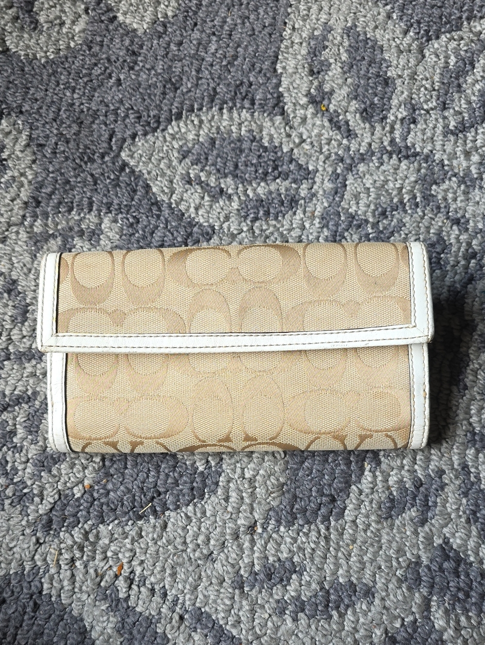 Coach Vintage Signature Jacquard Trifold Turnlock Wallet White Trim
